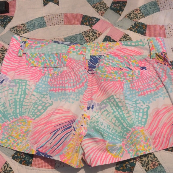 Lilly Pulitzer Colorful Patterned Shorts - Picture 4 of 4